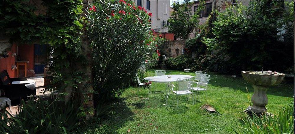 Appartamento Garden Ca' Rezzonico Venedig Exteriör bild