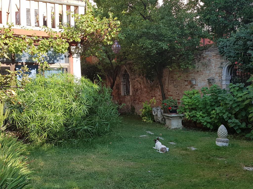 Appartamento Garden Ca' Rezzonico Venedig Exteriör bild