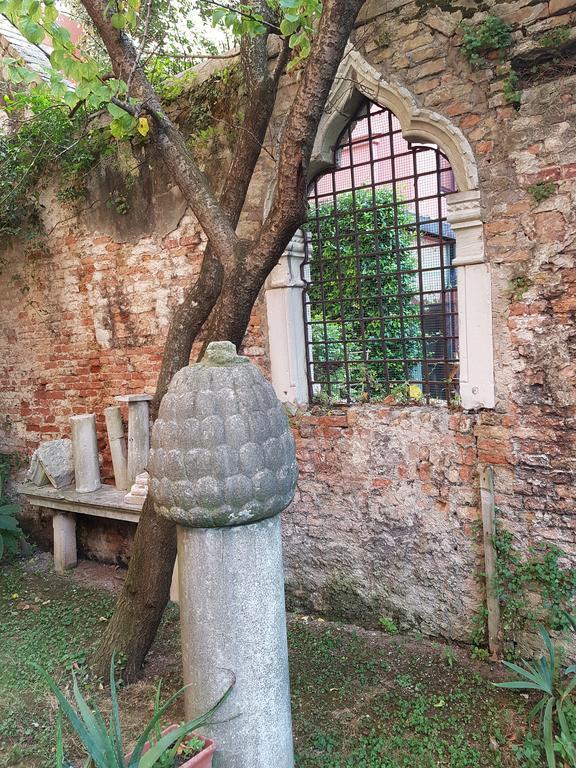 Appartamento Garden Ca' Rezzonico Venedig Exteriör bild