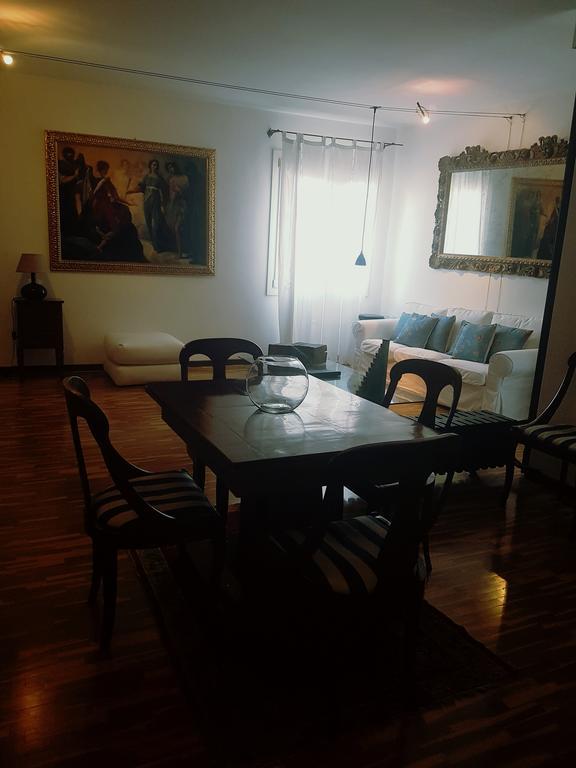 Appartamento Garden Ca' Rezzonico Venedig Rum bild