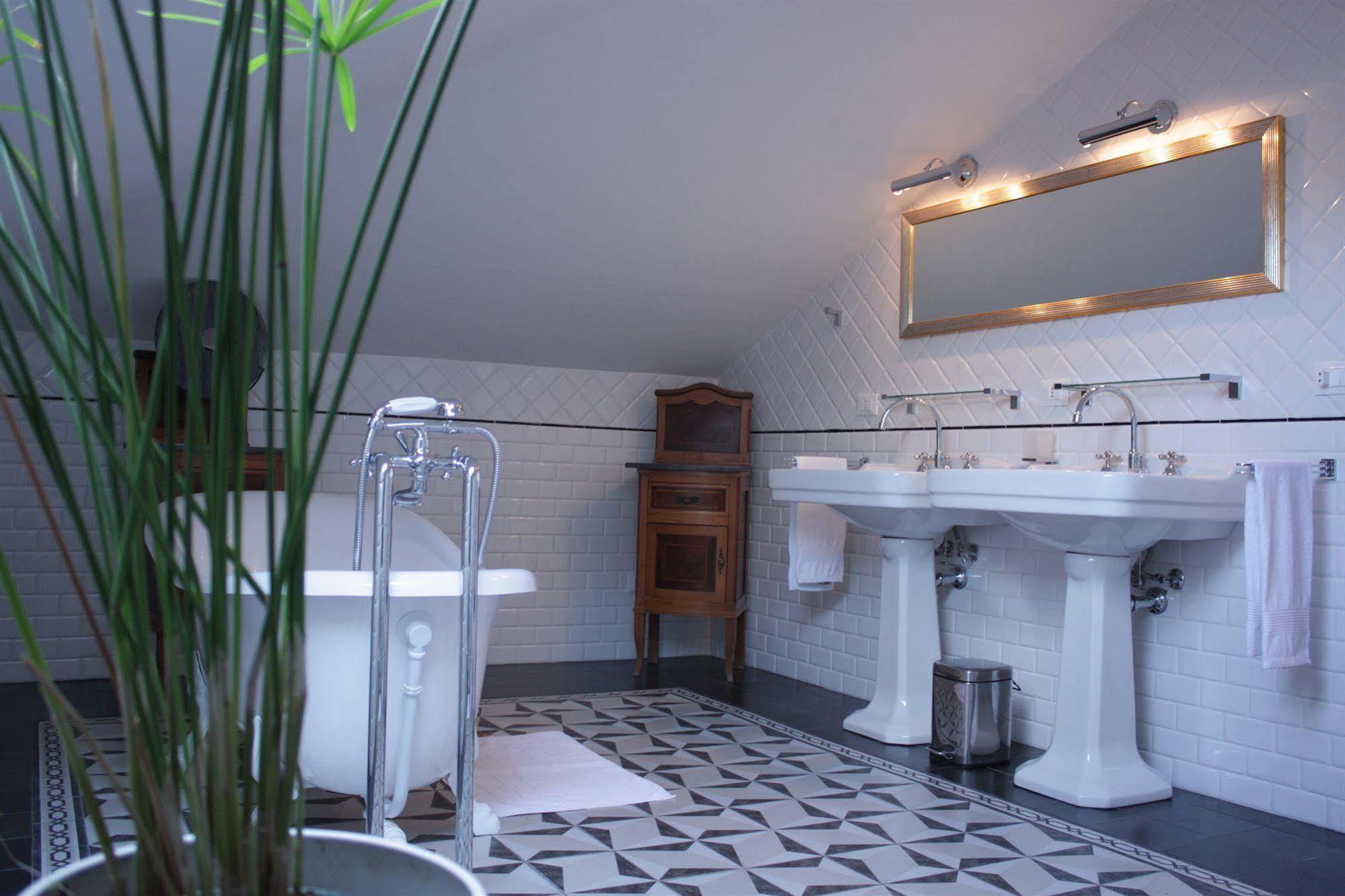 Appartamento Garden Ca' Rezzonico Venedig Exteriör bild
