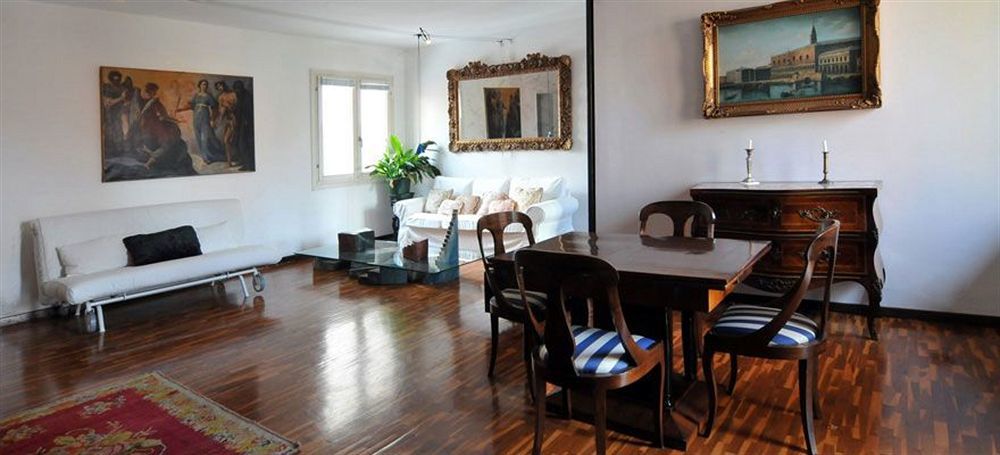 Appartamento Garden Ca' Rezzonico Venedig Exteriör bild